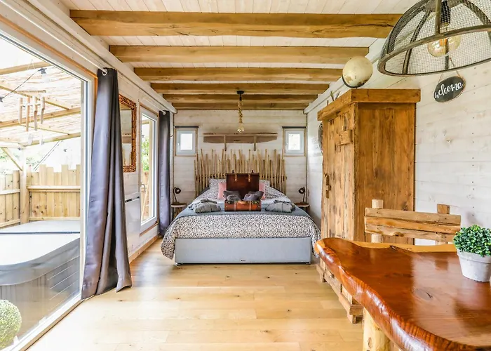 Luxury tent La Roulotte De La Trigalle *